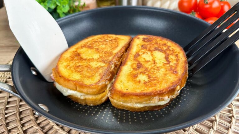 Questo semplice gesto trasforma i tuoi sandwich in un capolavoro da colazione…