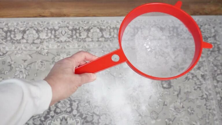 Questo semplice gesto ringiovanisce il tappeto in un attimo…