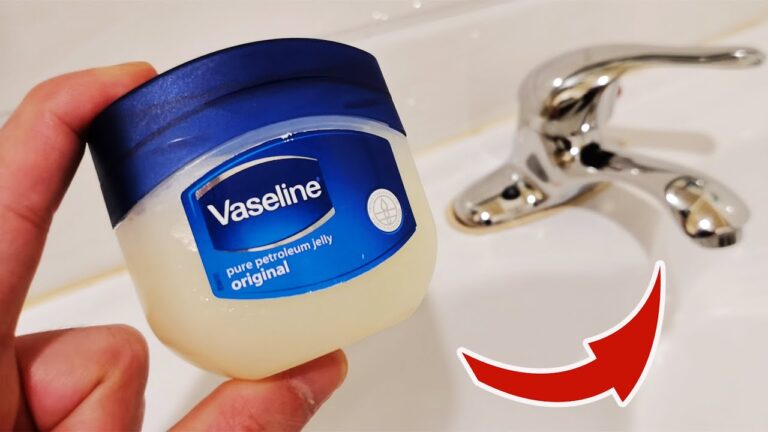 Scopri 5 sorprendenti usi del vaselina che non conoscevi per il tuo bagno!