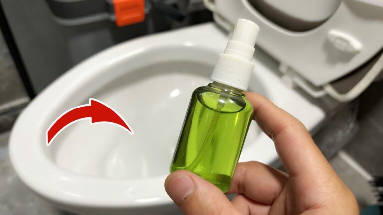 Scopri 5 trucchi per un bagno profumato e pulito in un attimo!